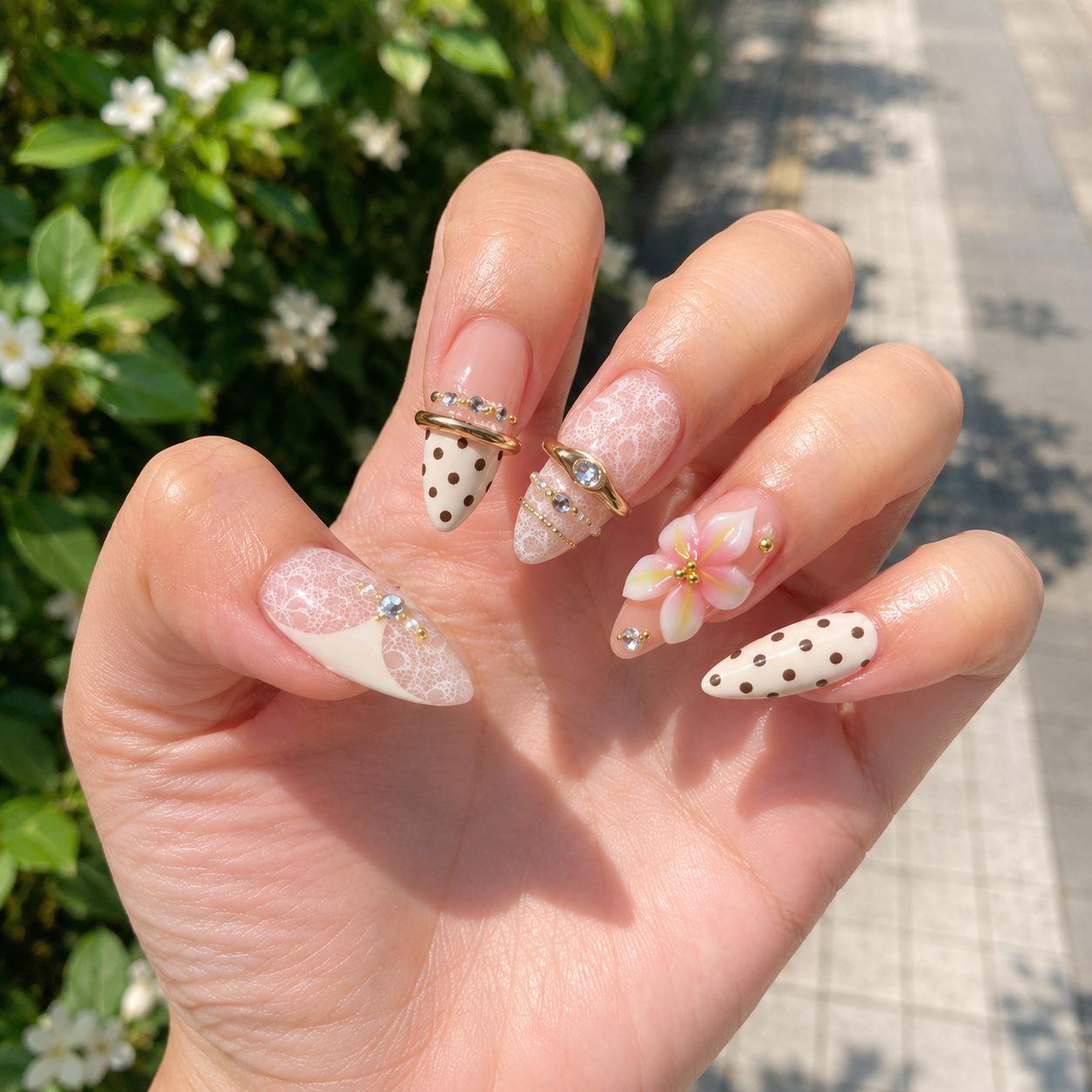 Sweet Retro Polka Bloom